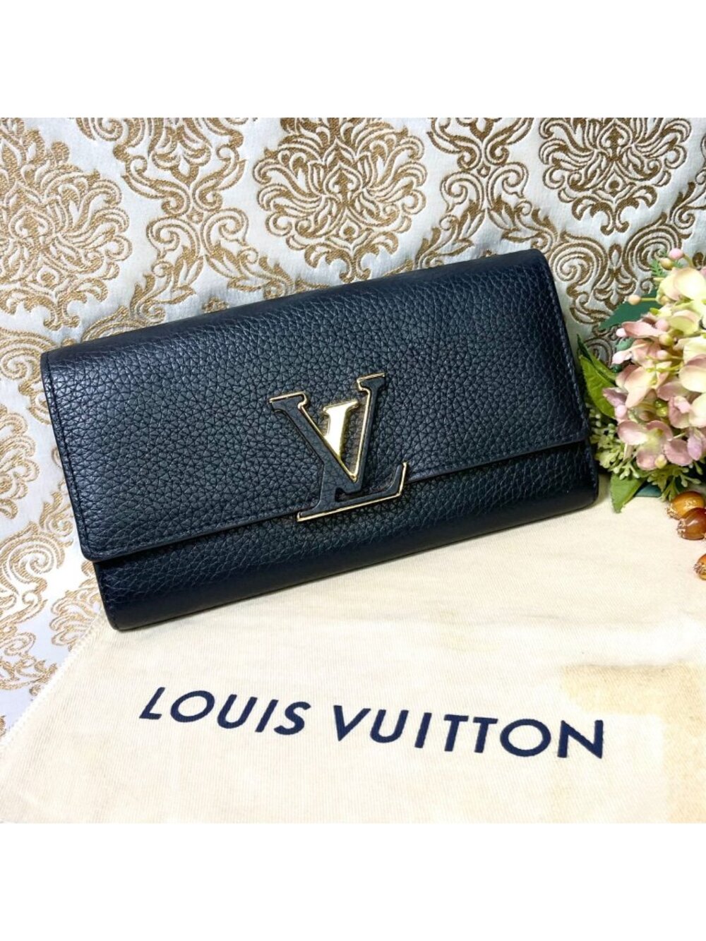 Louis Vuitton Portefeuille Capucines Black Wallet